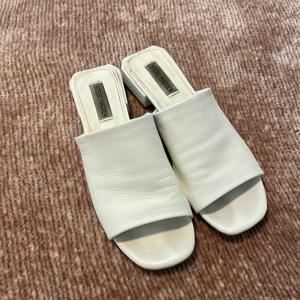 Steve Madden Size 8 White Sandals w/ heel